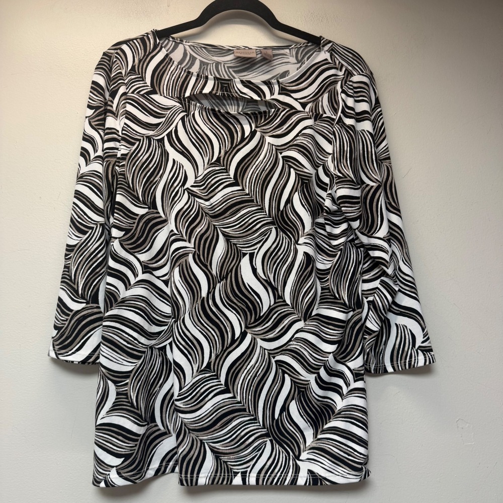 Chico's Easywear Tunic Women Size 1 Medium Black White Abstract Print 3/4 Sleeve